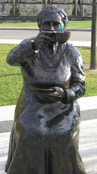 bronze statue women